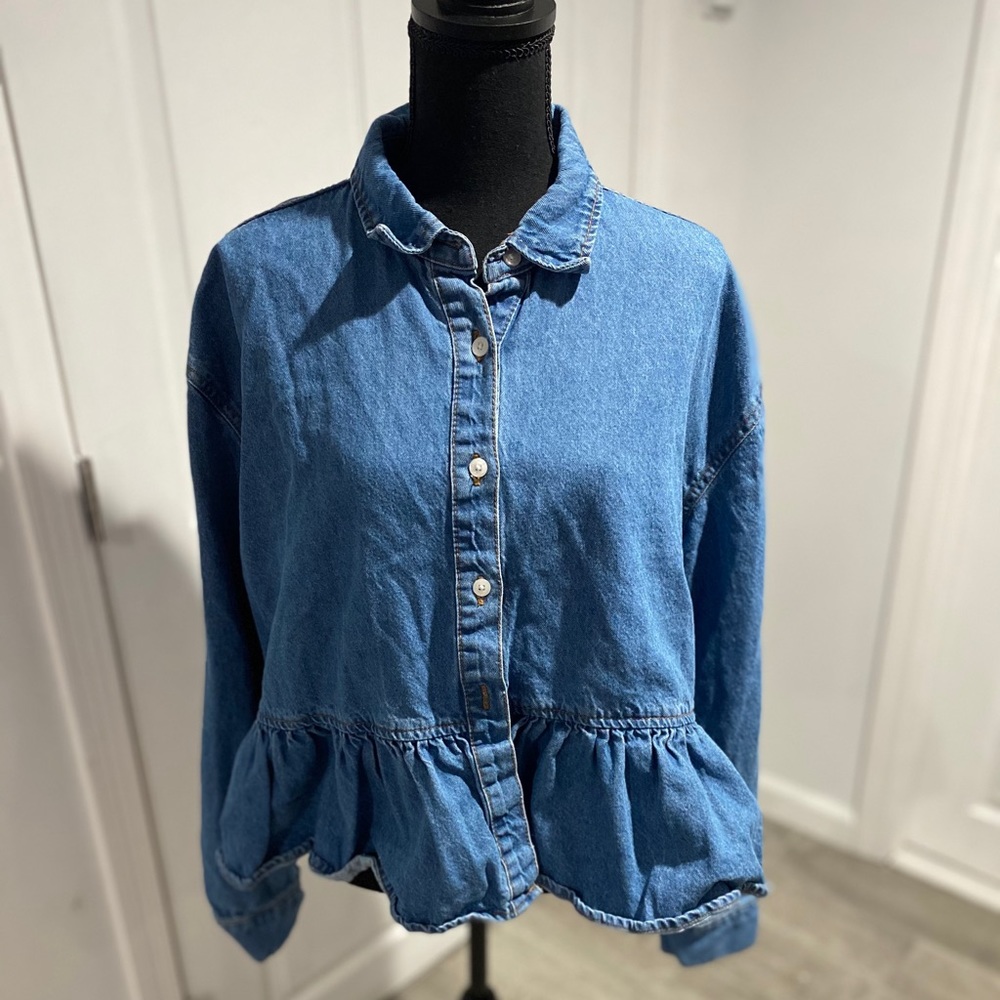 LIKE NEW! Peplum Jeans Top (only worn once)